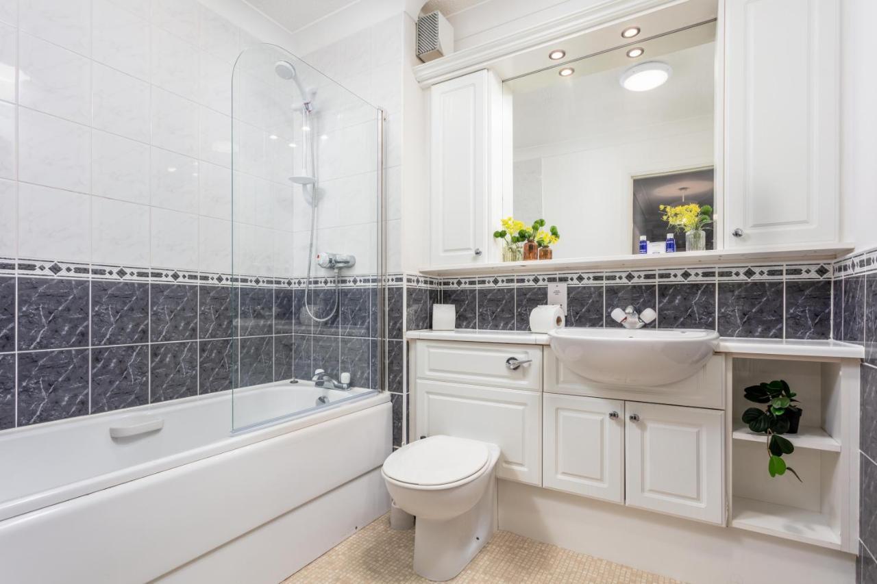 Millbrae Residence - Donnini Apartments Ayr Extérieur photo